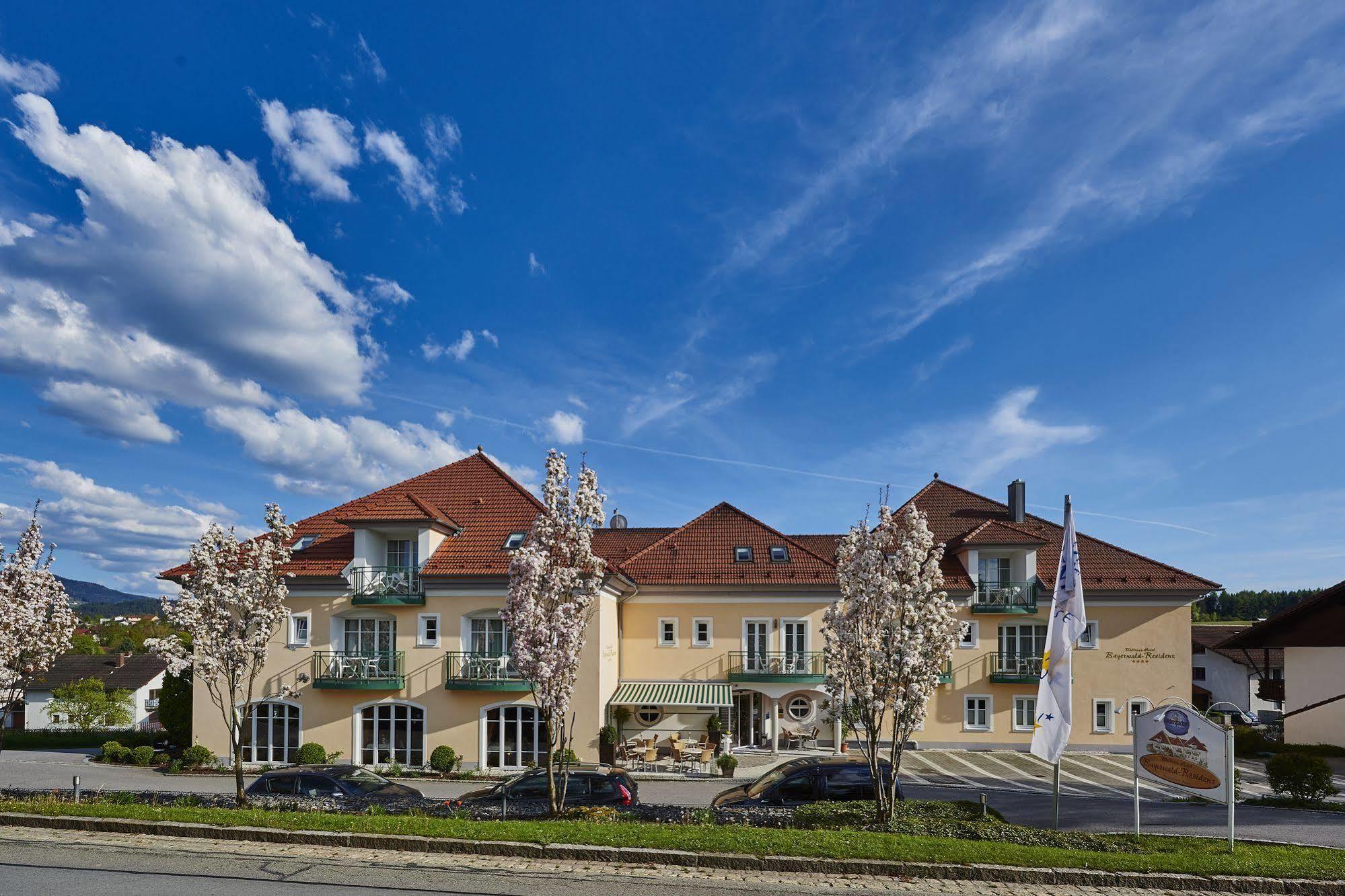 Akzent Hotel Bayerwald-Residenz Neukirchen  ภายนอก รูปภาพ