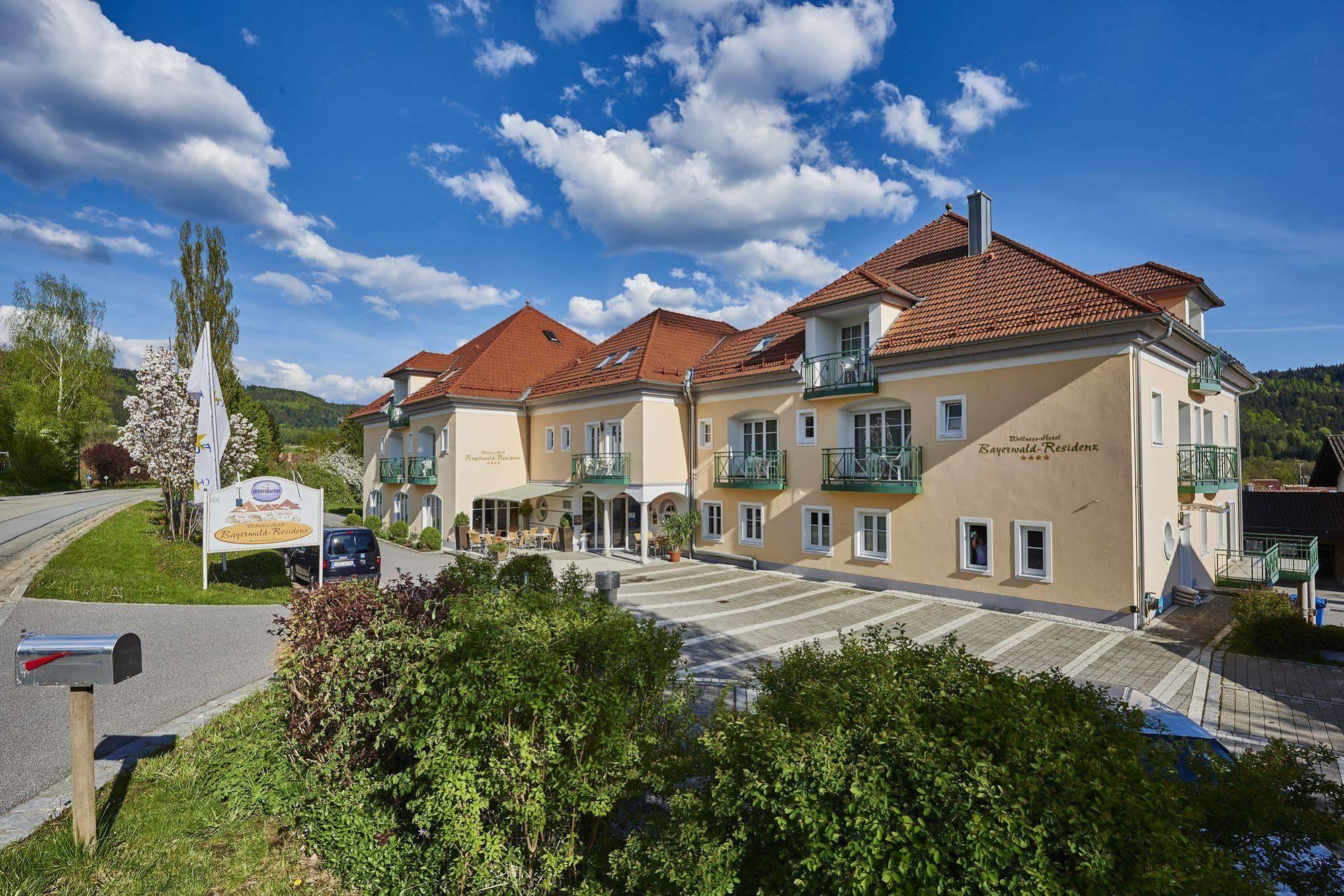 Akzent Hotel Bayerwald-Residenz Neukirchen  ภายนอก รูปภาพ