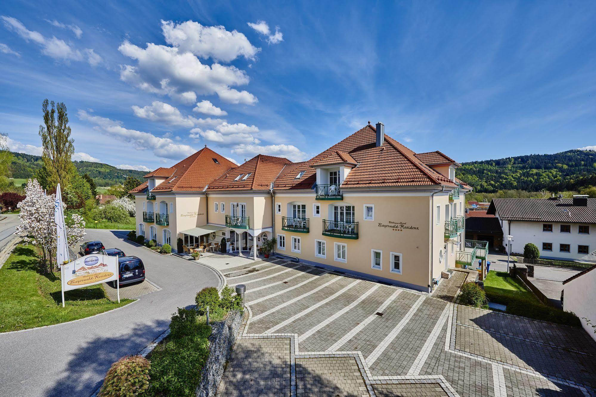 Akzent Hotel Bayerwald-Residenz Neukirchen  ภายนอก รูปภาพ