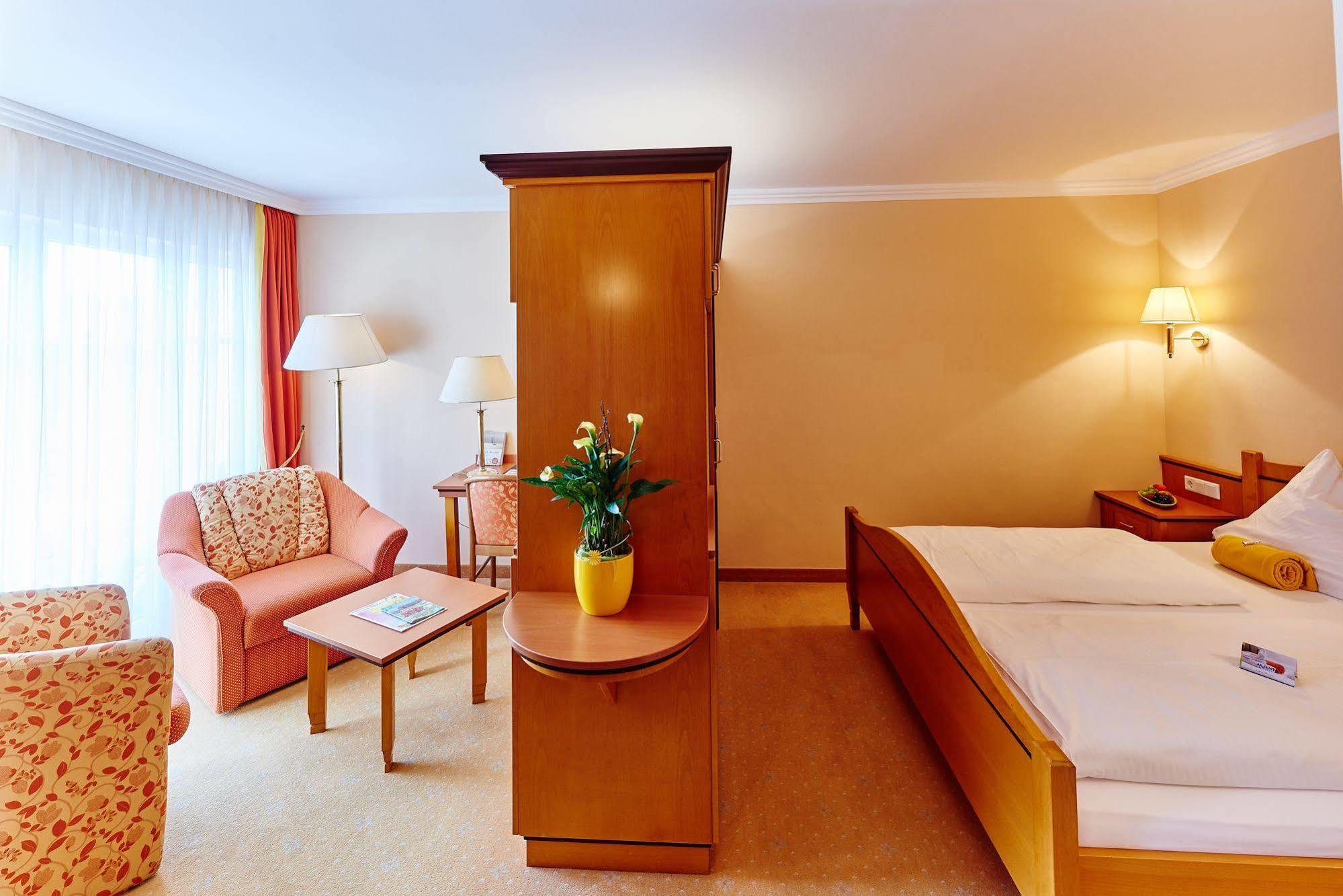 Akzent Hotel Bayerwald-Residenz Neukirchen  ภายนอก รูปภาพ